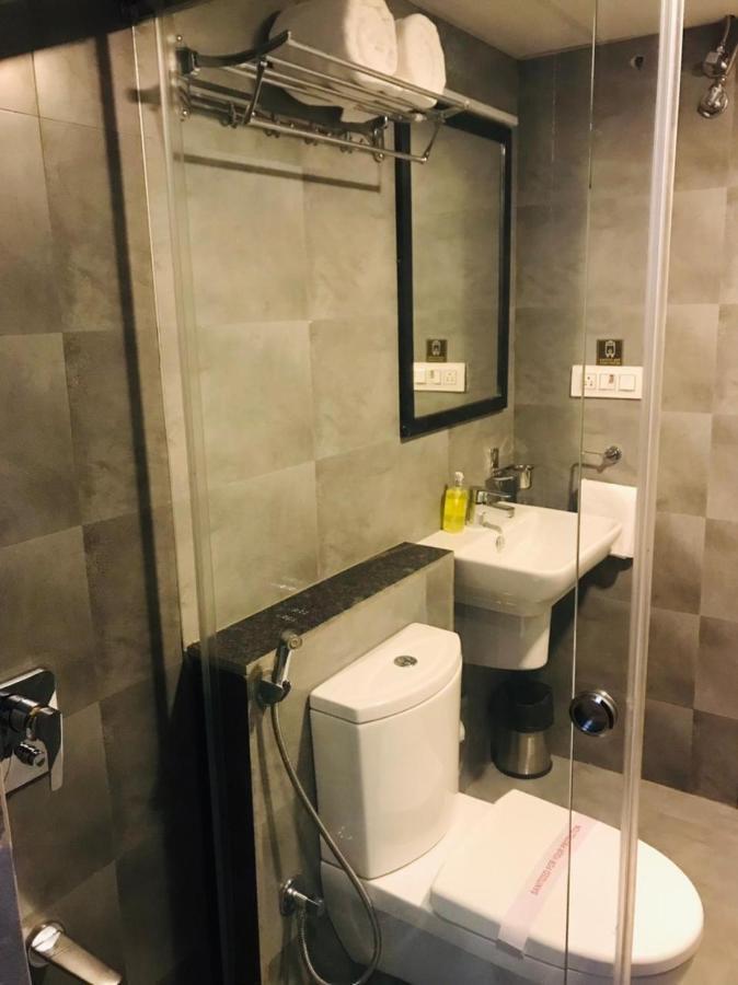Banzai Rooms Нашик Екстериор снимка
